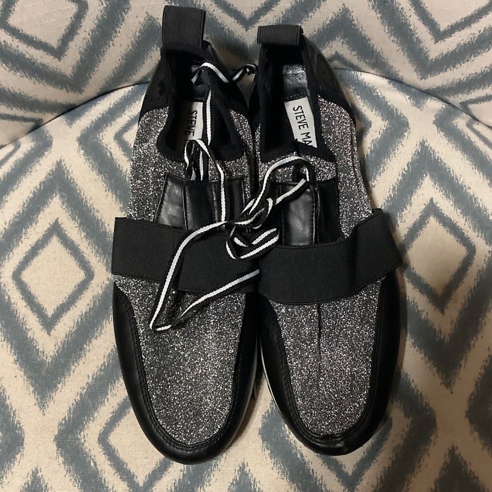 Steve Madden Black and Silver Glitter Shoes 8.5